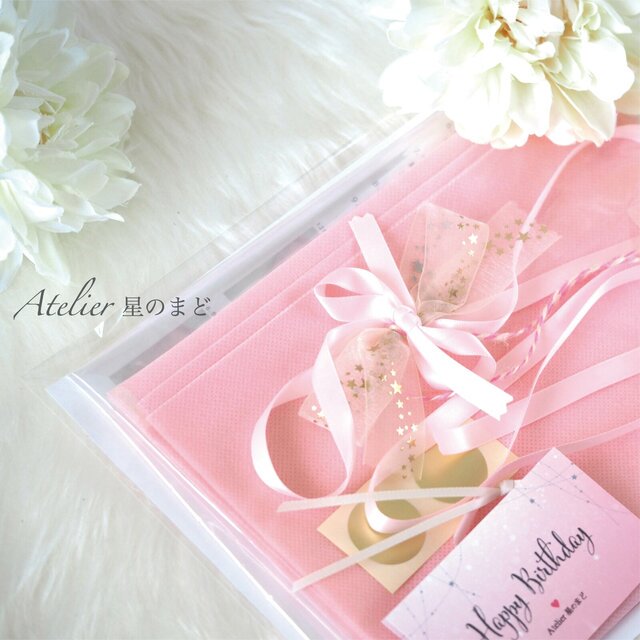 クリスマスのイラストがかわいい クリスマス ファミリーポスター 家族で過ごす楽しいクリスマス ご家族のお名前をお入れして 人数に合わせて プラチナグレード光沢紙で美しさ長持ち A4 A3