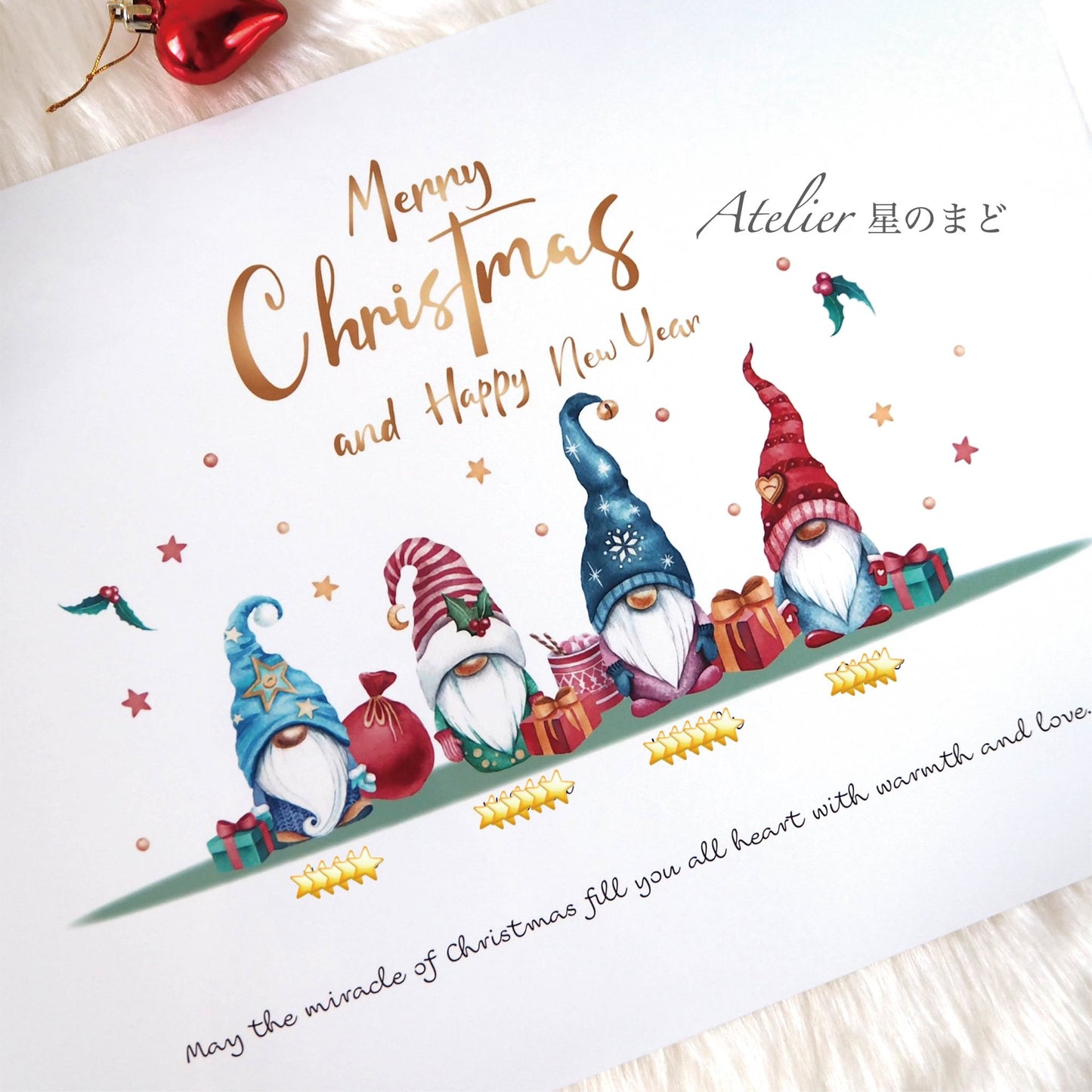 クリスマスのイラストがかわいい　ファミリーポスター 小人さんのクリスマスポスター ご家族の人数に合わせて　名入れ　 クリスマスの奇跡で愛でいっぱいに　プラチナグレード光沢紙で美しさ長持ち　 A4 A3